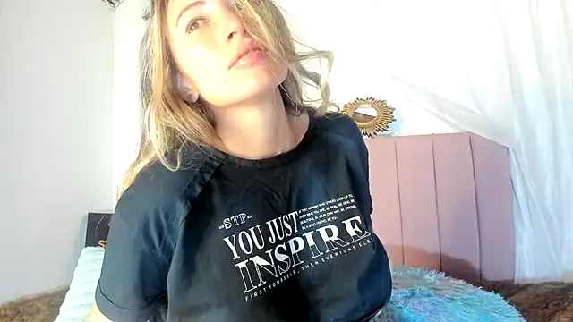 Snapshot of Tania_xw chatting on November 2025 01:05:01 AM Tania xw online show from November 2025 01:05:01 AM