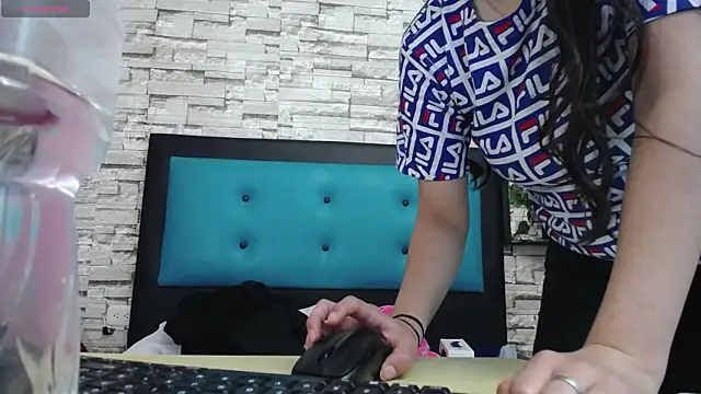 Snapshot of maily_can chatting on September 2025 12:28:02 PM maily can online show from September 2025 12:28:02 PM