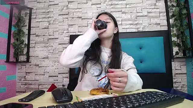 Snapshot of maily_can chatting on September 2025 12:40:01 PM maily can online show from September 2025 12:40:01 PM