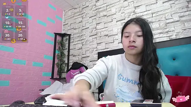 Snapshot of maily_can chatting on October 2025 12:50:01 PM maily can online show from October 2025 12:50:01 PM