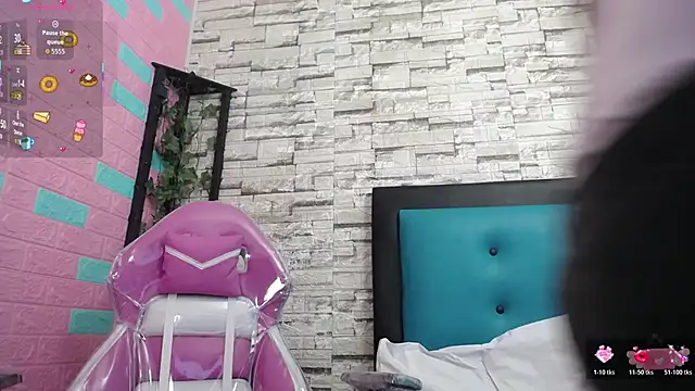 Snapshot of maily_can chatting on November 2025 12:37:01 PM maily can online show from November 2025 12:37:01 PM