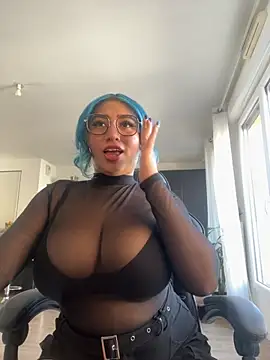 HATSUNE   online show from October 2025 10:32:02 AM