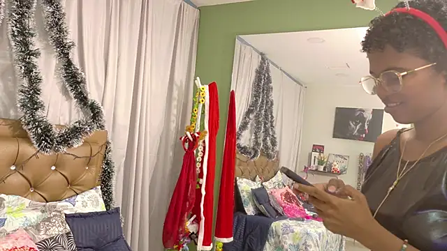 Snapshot of didoelizabeth chatting on December 2025 01:28:02 PM didoelizabeth online show from December 2025 01:28:02 PM