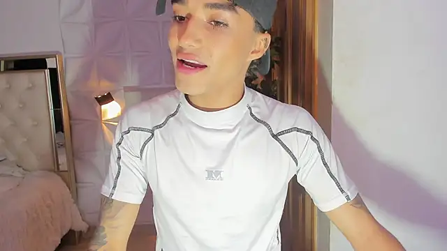 Wyatt Rose online show from November 2025 03:41:01 AM