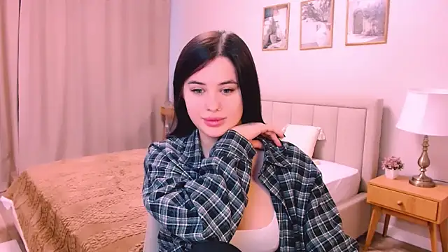 lil angel  online show from February 2026 02:17:02 PM