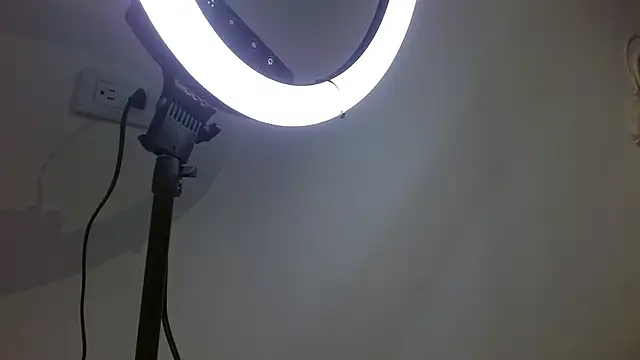 Snapshot of davoxer chatting on November 2025 03:12:01 AM davoxer online show from November 2025 03:12:01 AM