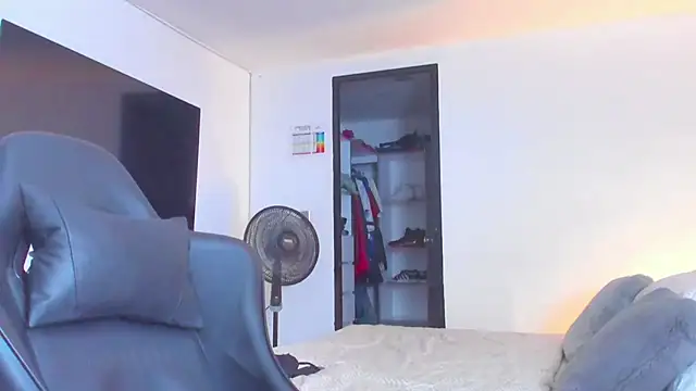 Snapshot of RJBarto chatting on September 2025 07:30:02 PM RJBarto online show from September 2025 07:30:02 PM