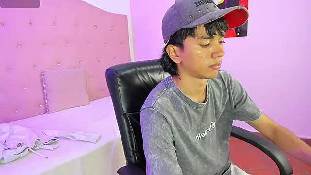 Snapshot of markbowie chatting on June 2026 04:31:01 PM markbowie online show from June 2026 04:31:01 PM
