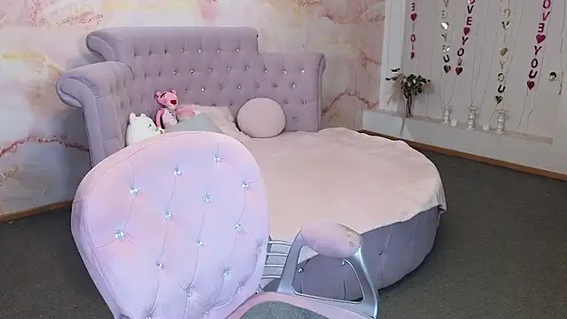 Anna Kenann online show from October 2025 07:08:02 AM