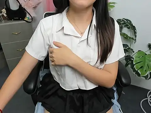 Snapshot of Xiao_cute chatting on October 2025 11:49:02 AM Xiao cute online show from October 2025 11:49:02 AM