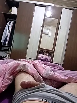 Gustavo198045 online show from April 2026 11:15:01 AM