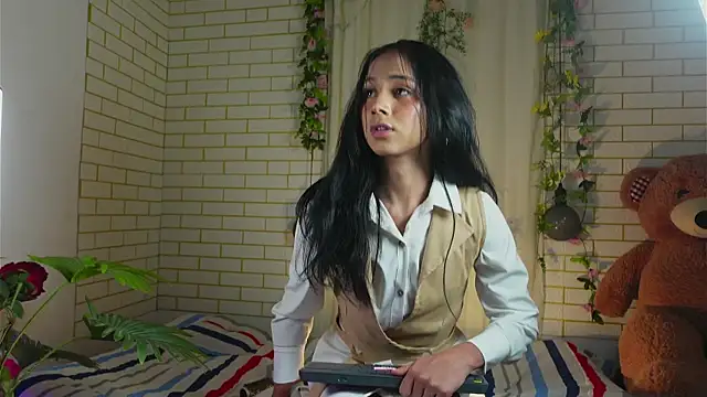 ashley winhouse online show from October 2025 06:55:02 AM