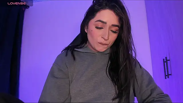 Snapshot of scarlett_Collinss chatting on April 2026 01:27:02 PM scarlett Collinss online show from April 2026 01:27:02 PM