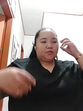 LianaCruzado online show from April 2026 06:05:01 AM