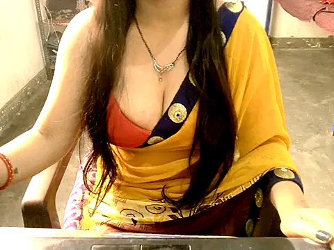 RIYA SOOD online show from October 2025 07:19:02 AM