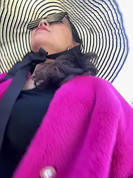 anna yngs online show from February 2026 05:40:02 AM