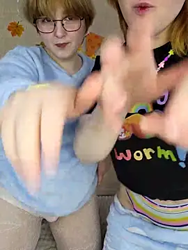 Snapshot of xrixsyx_and_ricky chatting on November 2025 07:18:02 AM xrixsyx and ricky online show from November 2025 07:18:02 AM