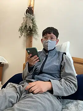 tom19899q online show from November 2025 10:24:01 PM