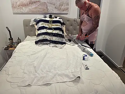 iamthepublickmasterbater online show from April 2026 02:11:01 PM