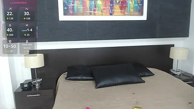 Snapshot of VioletLux chatting on November 2025 07:36:03 PM VioletLux online show from November 2025 07:36:03 PM