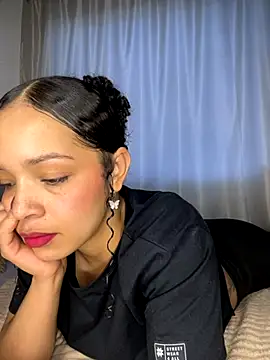 Yasmin777  online show from October 2025 10:28:02 PM