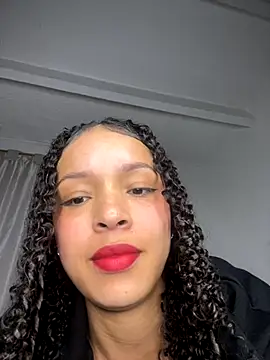 Yasmin777  online show from November 2025 10:52:02 PM