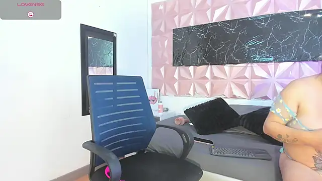 Scarlet fx online show from November 2025 04:16:02 PM