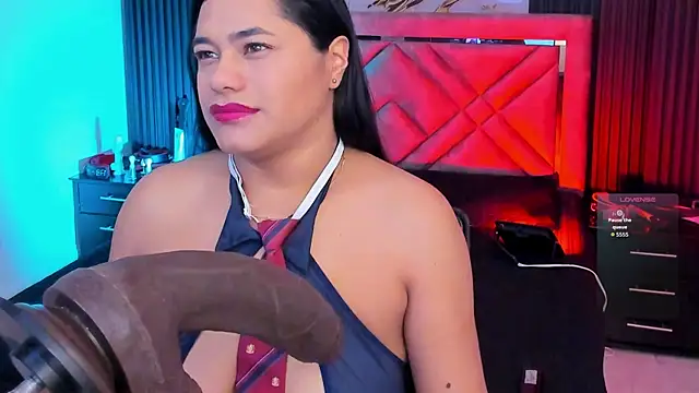 Issafoxx online show from October 2025 11:45:02 AM