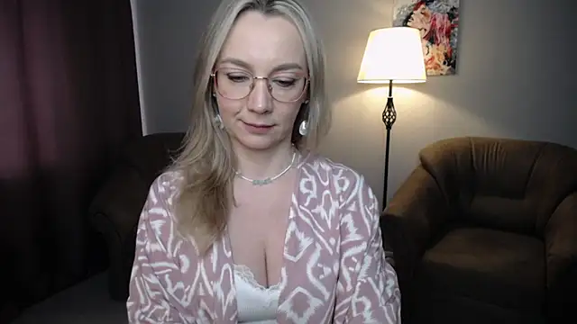 Ava Elior online show from April 2026 11:25:02 AM