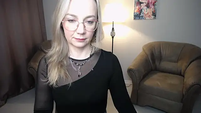 Snapshot of Ava_Elior chatting on April 2026 12:18:01 PM Ava Elior online show from April 2026 12:18:01 PM