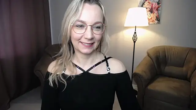 Snapshot of Ava_Elior chatting on May 2026 10:01:01 AM Ava Elior online show from May 2026 10:01:01 AM