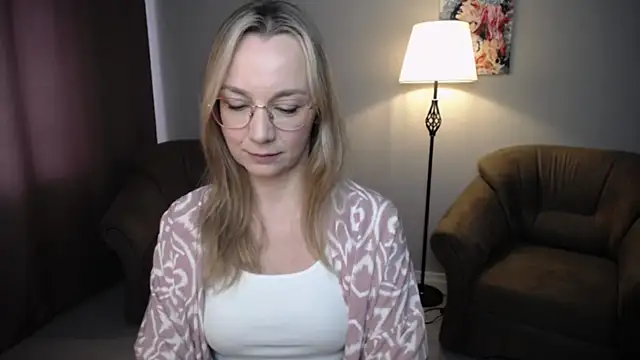 Snapshot of Ava_Elior chatting on June 2026 11:05:01 AM Ava Elior online show from June 2026 11:05:01 AM