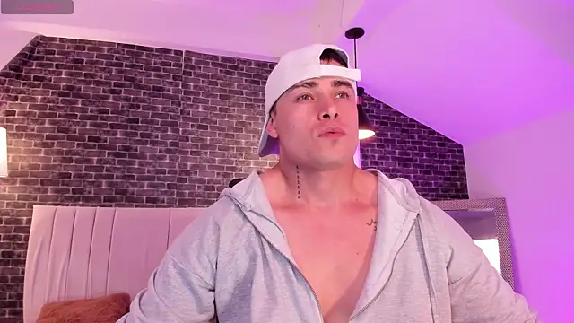 connorsmiith online show from February 2026 07:29:01 PM