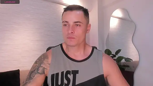 connorsmiith online show from April 2026 09:56:02 AM