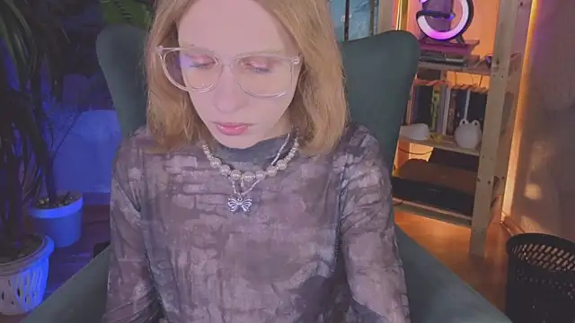 BarbieRichy online show from November 2025 05:28:02 AM