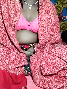 Snapshot of raju-ki-rani chatting on November 2025 05:48:01 PM raju-ki-rani online show from November 2025 05:48:01 PM