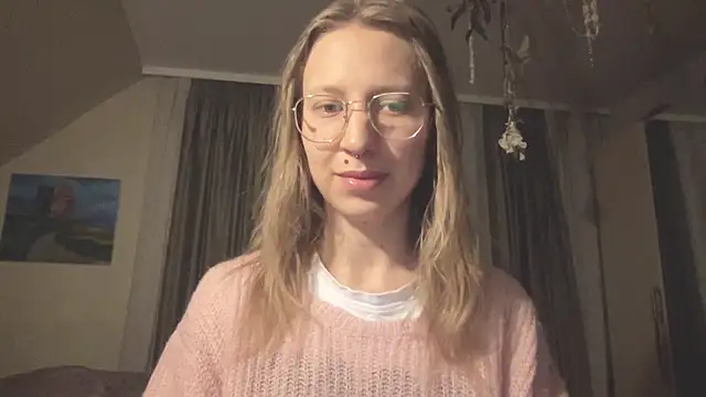 Snapshot of SenseInner chatting on November 2025 04:28:01 PM SenseInner online show from November 2025 04:28:01 PM