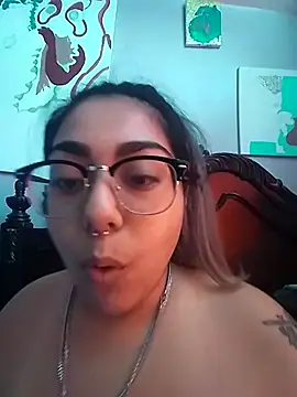 Snapshot of Lovelyrainn chatting on September 2025 04:33:02 PM Lovelyrainn online show from September 2025 04:33:02 PM