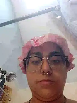 Lovelyrainn online show from November 2025 01:55:01 PM