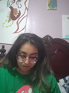 Lovelyrainn online show from November 2025 11:24:01 AM