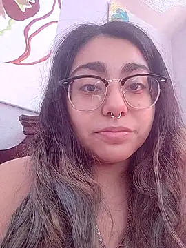 Lovelyrainn online show from December 2025 03:27:02 PM