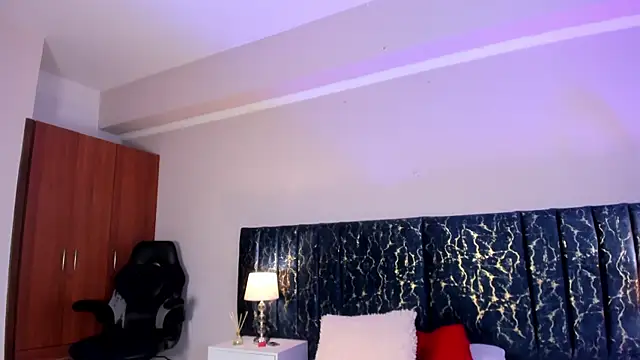 katte landerr online show from February 2026 01:10:01 PM