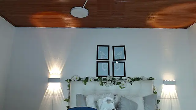 Megan 05  online show from October 2025 07:00:01 PM