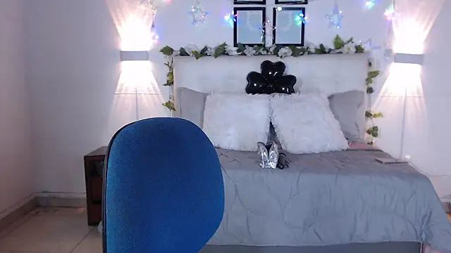 Megan 05  online show from March 2026 06:35:02 PM