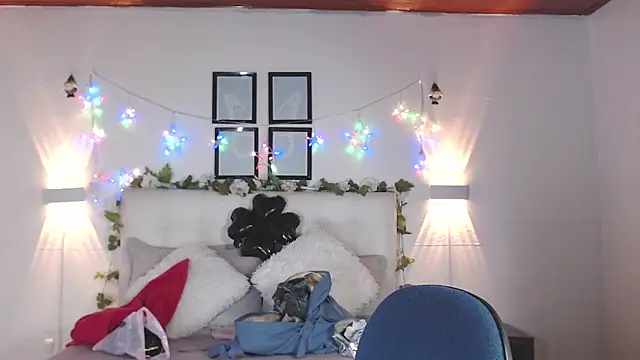 Megan 05  online show from April 2026 07:20:02 PM