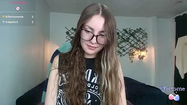 velvet  moon online show from April 2026 12:08:01 AM