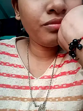 Snapshot of Snehabeauti chatting on November 2025 11:21:02 AM Snehabeauti online show from November 2025 11:21:02 AM