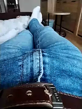 Snapshot of Pio185 chatting on November 2025 12:42:01 PM Pio185 online show from November 2025 12:42:01 PM