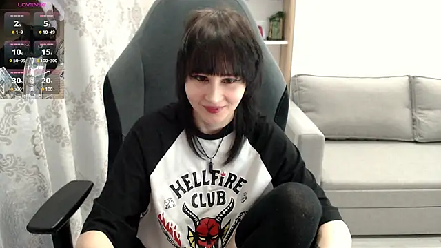 Snapshot of MistyDark chatting on November 2025 08:53:01 PM MistyDark online show from November 2025 08:53:01 PM