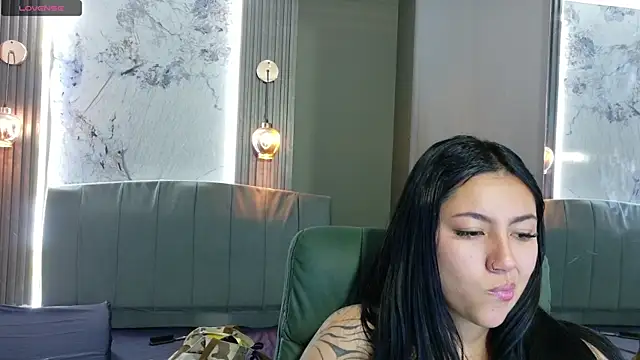 Megara 25 online show from September 2025 02:52:02 PM